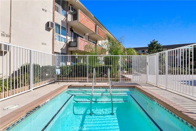 $2,000 | 5585 Pacific Coast Highway, Unit 129, Long Beach, CA 90804