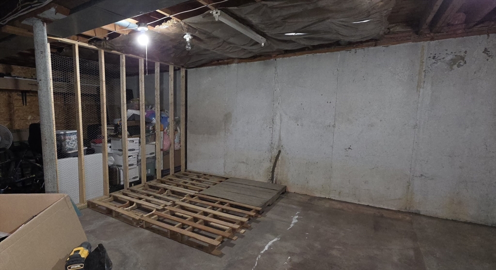 3 Maple Avenue, Unit 2 Oxford, MA 01537 - Photo 11 of 16