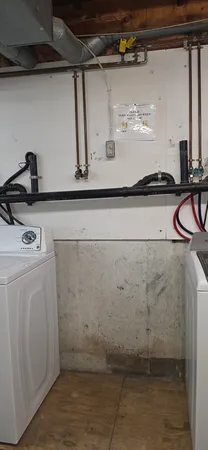 $2,100 | 3 Maple Avenue, Unit 2, Oxford, MA 01537