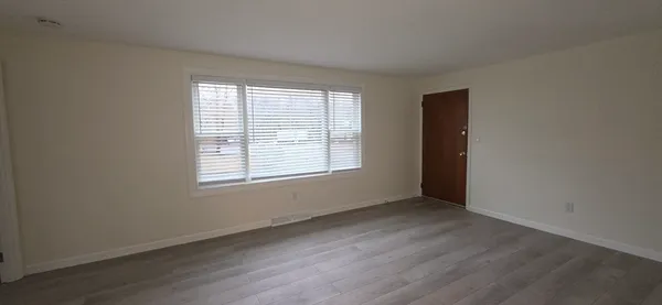 $2,100 | 3 Maple Avenue, Unit 2, Oxford, MA 01537