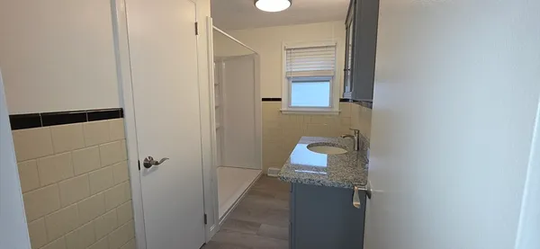 $2,100 | 3 Maple Avenue, Unit 2, Oxford, MA 01537