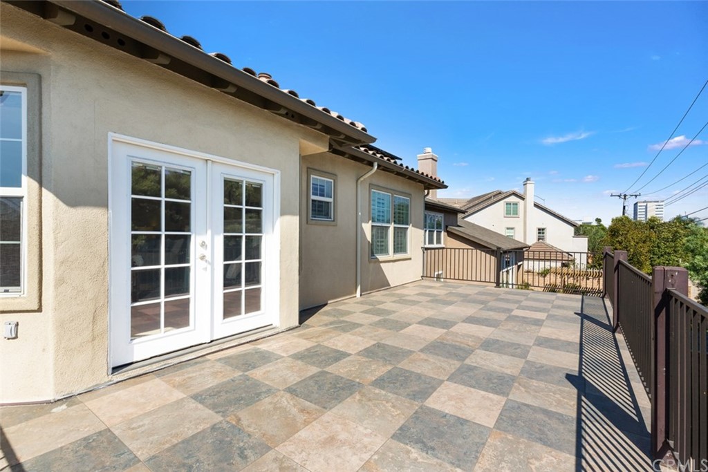 720 West Aster Place Santa Ana, CA 92706 - Photo 29 of 41 a house with a outdoor space