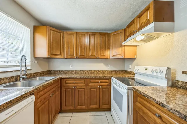 $435,000 | 2515 North 66th Avenue, Hollywood, FL 33024