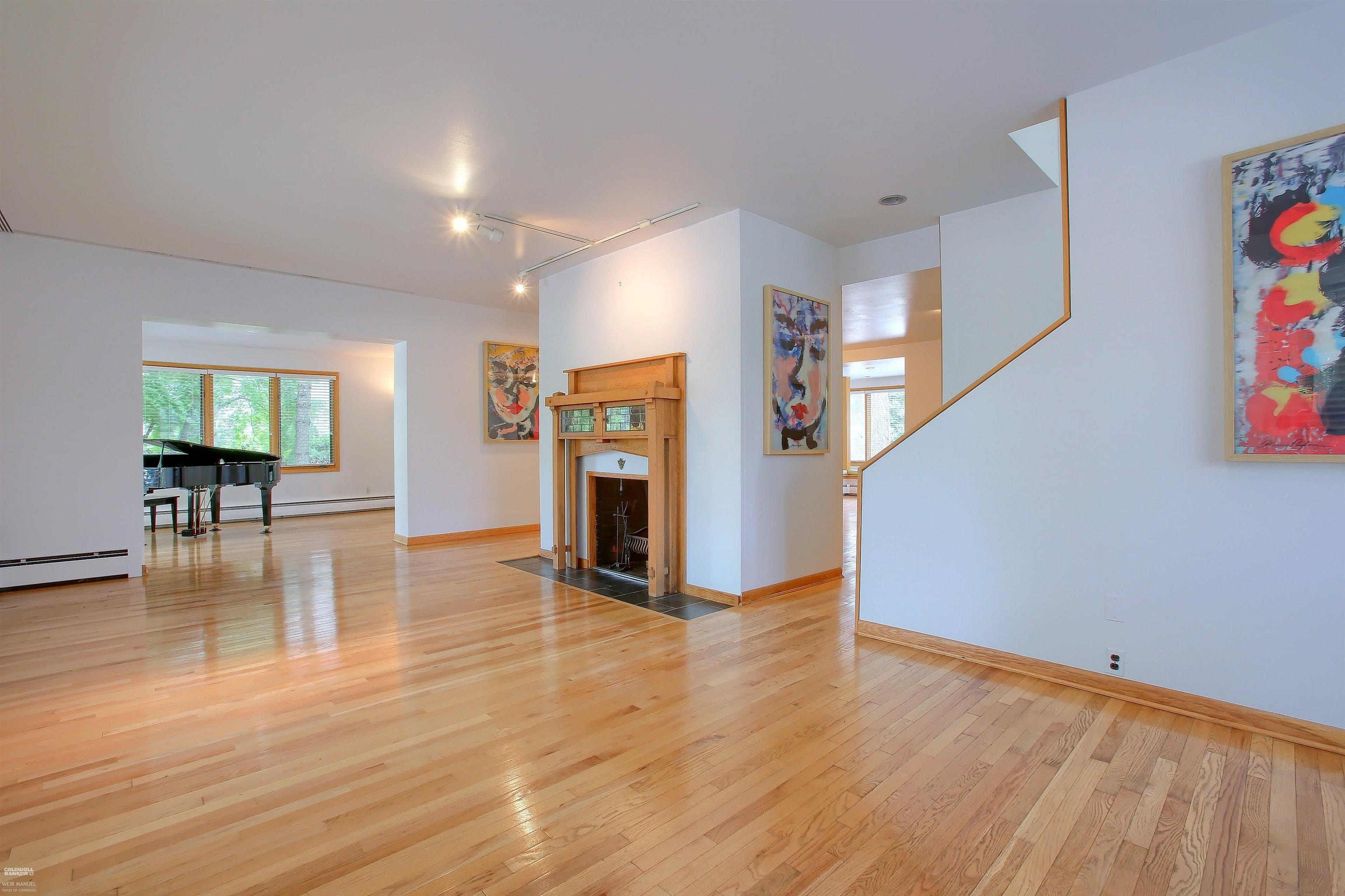 917 Lake Shore Road Grosse Pointe Shores, MI 48236 - Photo 11 of 44