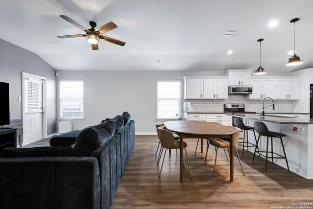 $1,825 | 11711 Caraway Hill, San Antonio, TX 78245