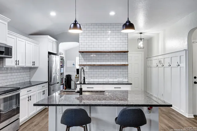 $1,825 | 11711 Caraway Hill, San Antonio, TX 78245