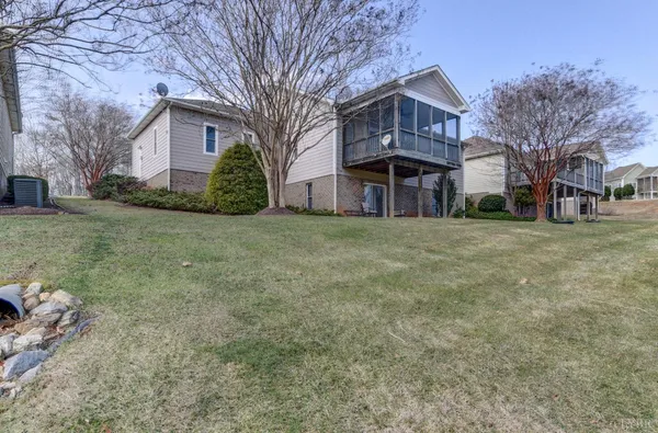 $464,900 | 1052 8th Fairway Lane, Huddleston, VA 24104