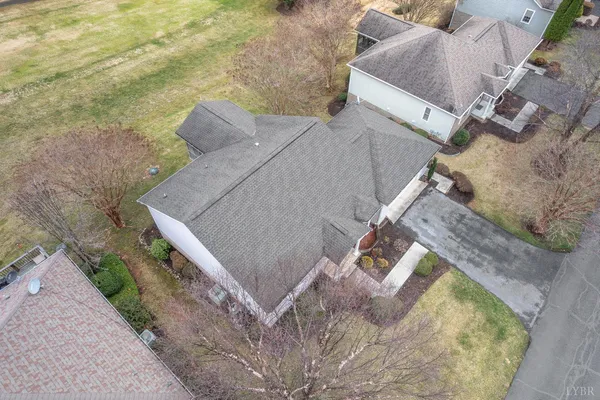 $464,900 | 1052 8th Fairway Lane, Huddleston, VA 24104