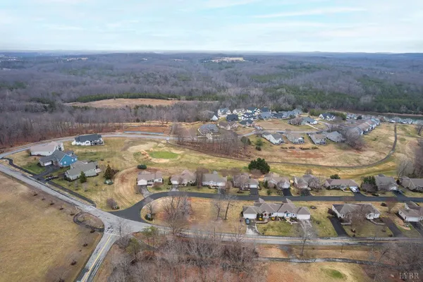 $464,900 | 1052 8th Fairway Lane, Huddleston, VA 24104