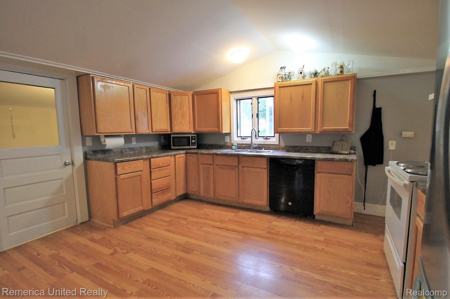 2675 Mason Road Howell, MI 48843 - Photo 7 of 46 IMG_1876.JPG