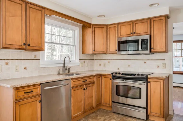 $646,000 | 3 Ambler Way, Durham, NH 03824