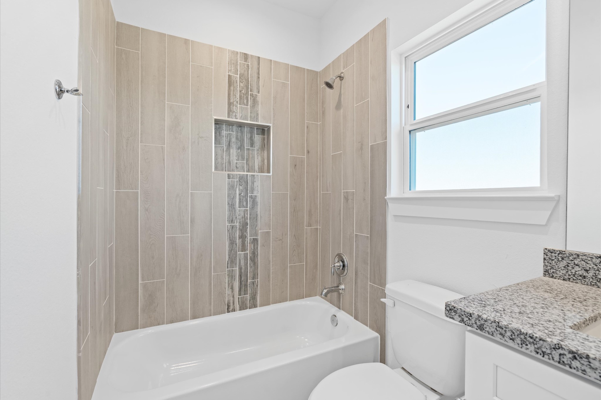 6404 Pregonero Lane Houston, TX 77048 - Photo 11 of 18 Photos are from another home built by the same builder