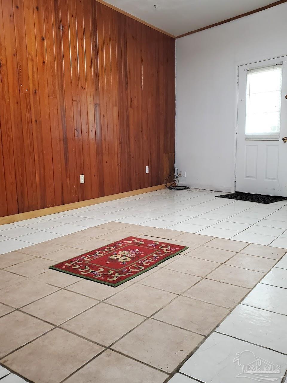 233 Cherokee Trail Pensacola, FL 32506 - Photo 35 of 36 an empty room with window