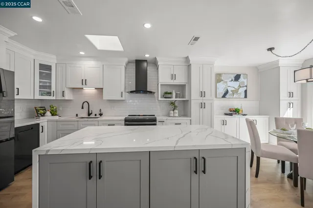 $729,000 | 1433 Oakmont Drive, Unit 4, Walnut Creek, CA 94595