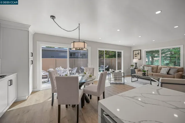 $729,000 | 1433 Oakmont Drive, Unit 4, Walnut Creek, CA 94595