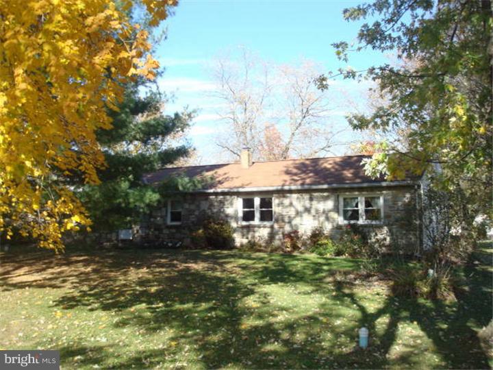 47 Elroy Road Souderton, PA 18964 - Photo 3 of 9 Gallery Image 3
