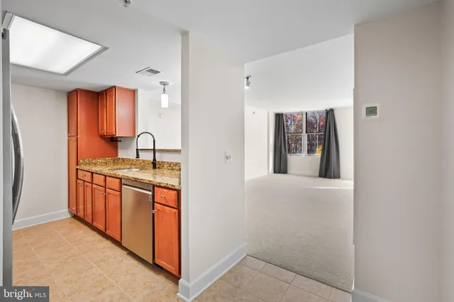 $500,000 | 11800 Sunset Hills Road, Unit 611, Reston, VA 20190