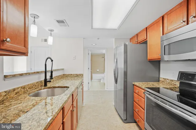 $500,000 | 11800 Sunset Hills Road, Unit 611, Reston, VA 20190