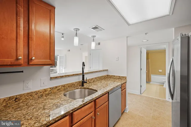 $500,000 | 11800 Sunset Hills Road, Unit 611, Reston, VA 20190