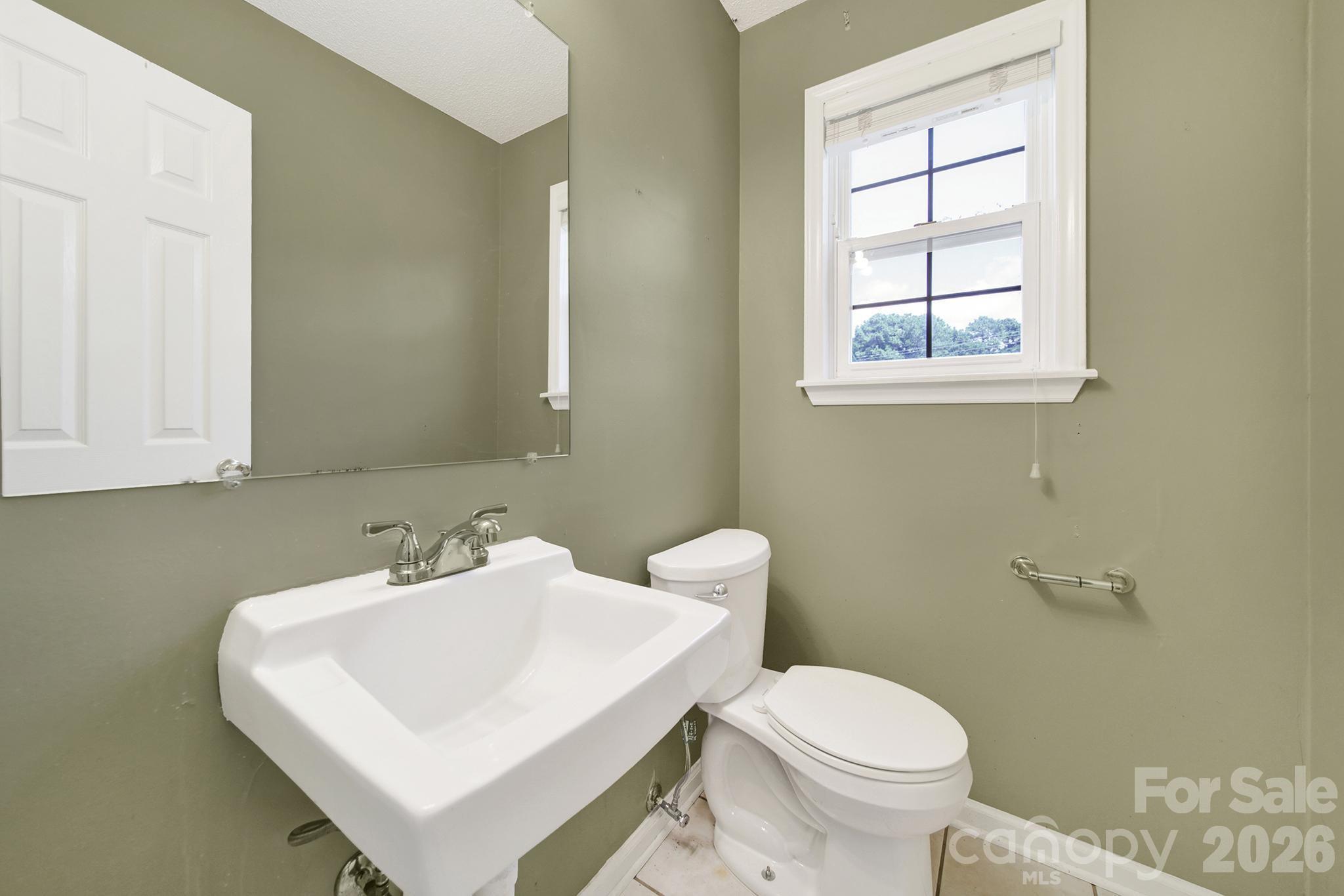 1805 Lillian Lane Fort Mill, SC 29708 - Photo 15 of 37 Gallery Image 15