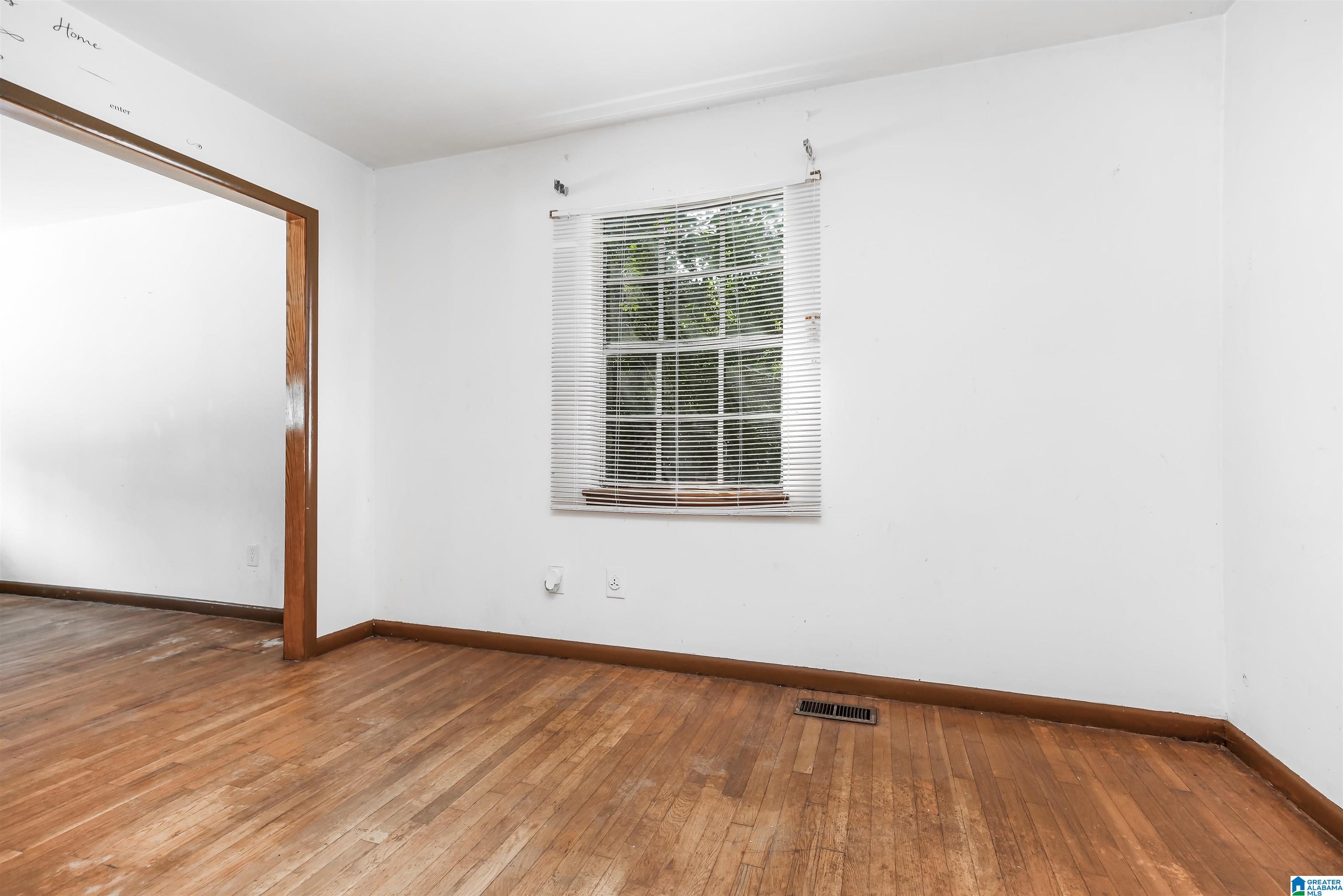 1660 18th Way Southwest Birmingham, AL 35211 - Photo 10 of 25