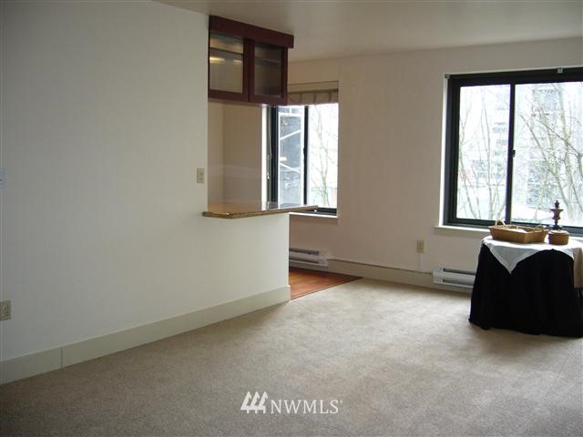 1105 Spring Street, Unit 504 Seattle, WA 98104 - Photo 2 of 11