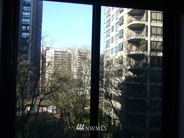 1105 Spring Street, Unit 504 Seattle, WA 98104 - Photo 10 of 11