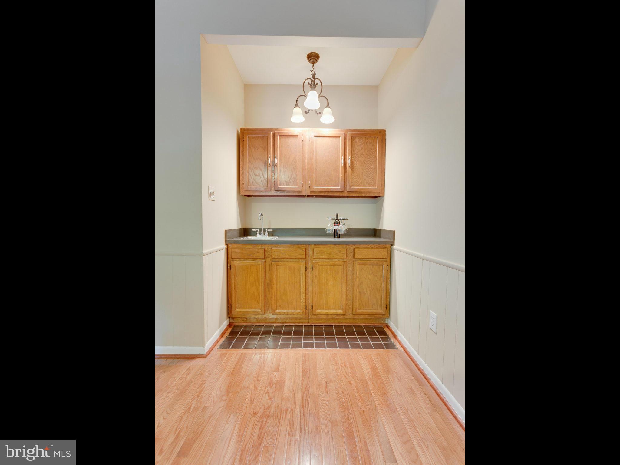 8110 Kings Point Court Springfield, VA 22153 - Photo 11 of 26 Interior (General)