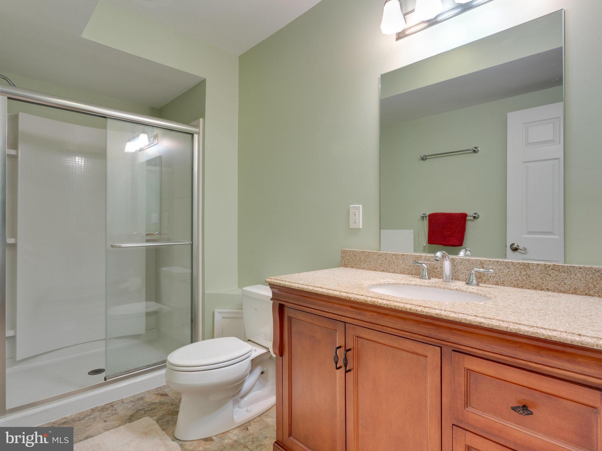 8110 Kings Point Court Springfield, VA 22153 - Photo 23 of 26 Bath