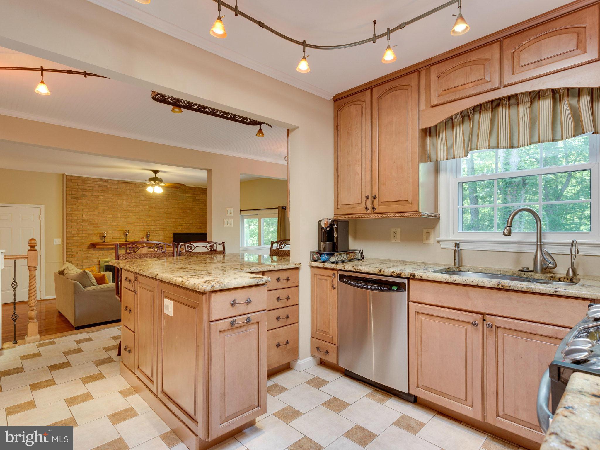 8110 Kings Point Court Springfield, VA 22153 - Photo 6 of 26 Kitchen