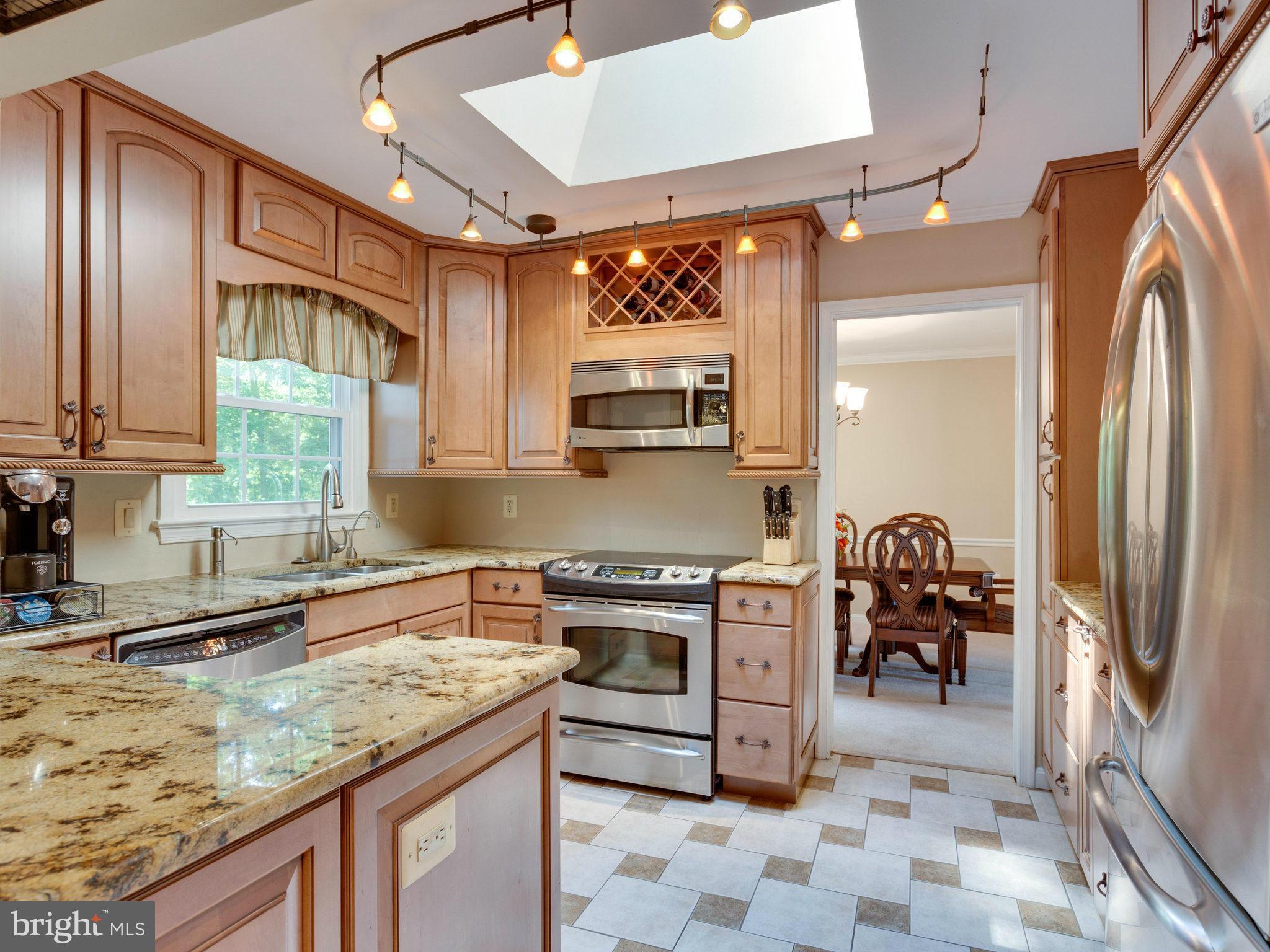 8110 Kings Point Court Springfield, VA 22153 - Photo 7 of 26 Kitchen
