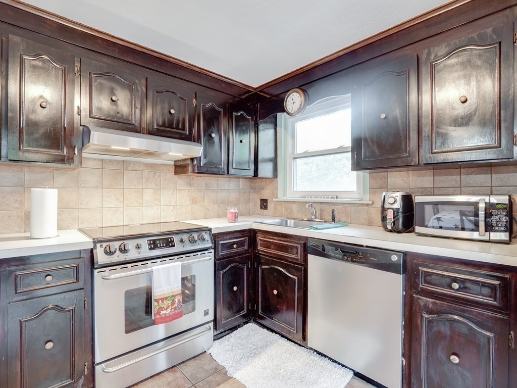 6 Parkview Road Everett, MA 02149 - Photo 11 of 42