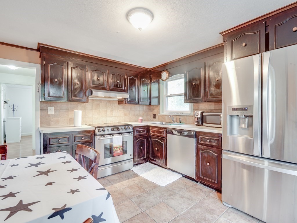 6 Parkview Road Everett, MA 02149 - Photo 13 of 42