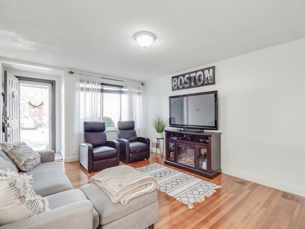 6 Parkview Road Everett, MA 02149 - Photo 4 of 42