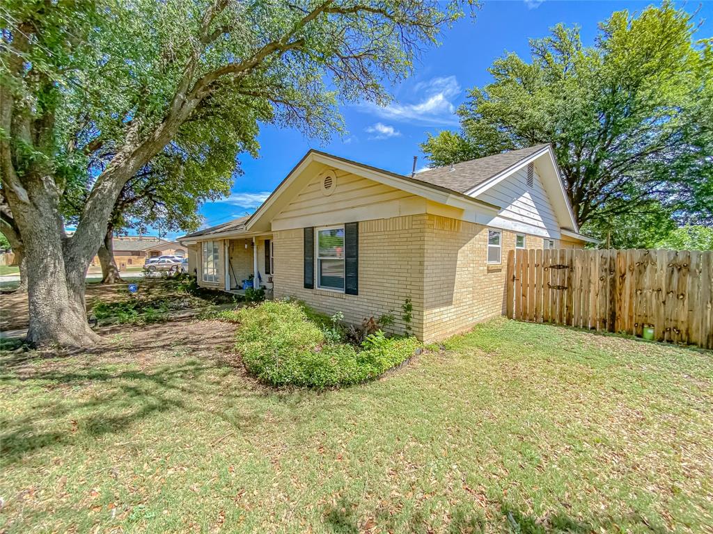 4301 Caprock Road Abilene, TX 79606 - Photo 2 of 29