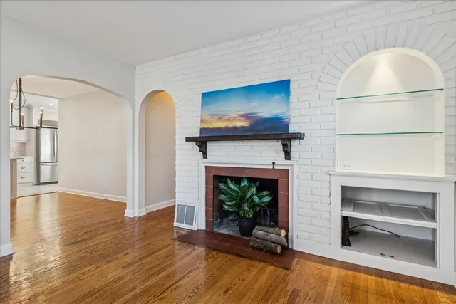 $385,000 | 118 North Cedar Street, Palatine, IL 60067