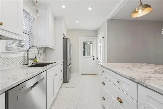 $385,000 | 118 North Cedar Street, Palatine, IL 60067