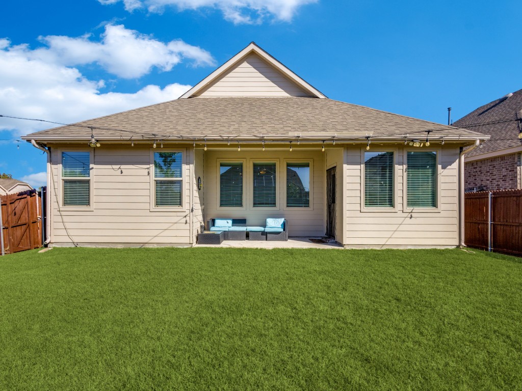 302 Pepperbark Avenue Princeton, TX 75407 - Photo 12 of 12 a front view of a house with yard and porch