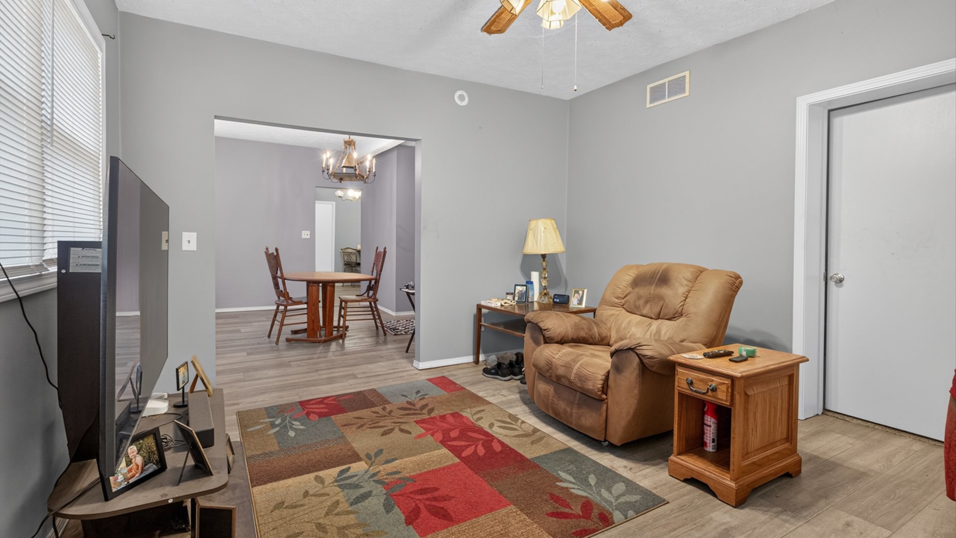 903 Low Street Bloomington, IL 61701 - Photo 3 of 44
