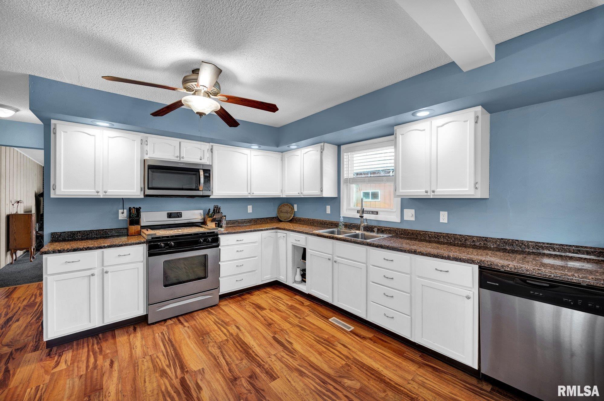 308 North Main Street Henderson, IL 61439 - Photo 27 of 43