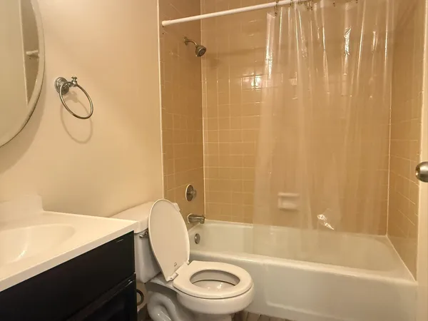 $1,750 | 425 Walnut Creek Road, Unit 1608, Lisle, IL 60532