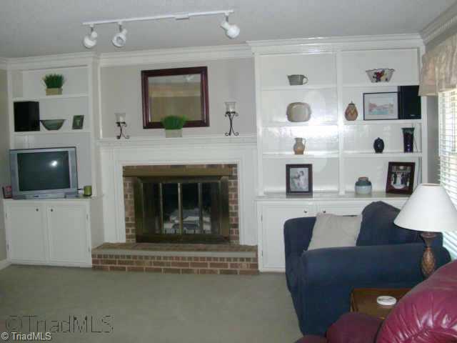 182 Hunters Ridge Road Winston-Salem, NC 27103 - Photo 2 of 9 Other. Living Room 15 4 x 17 2