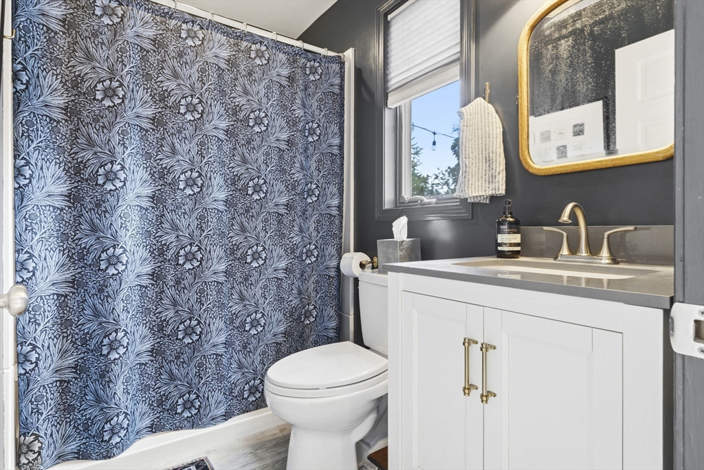 18 Roberts Road Medford, MA 02155 - Photo 21 of 38