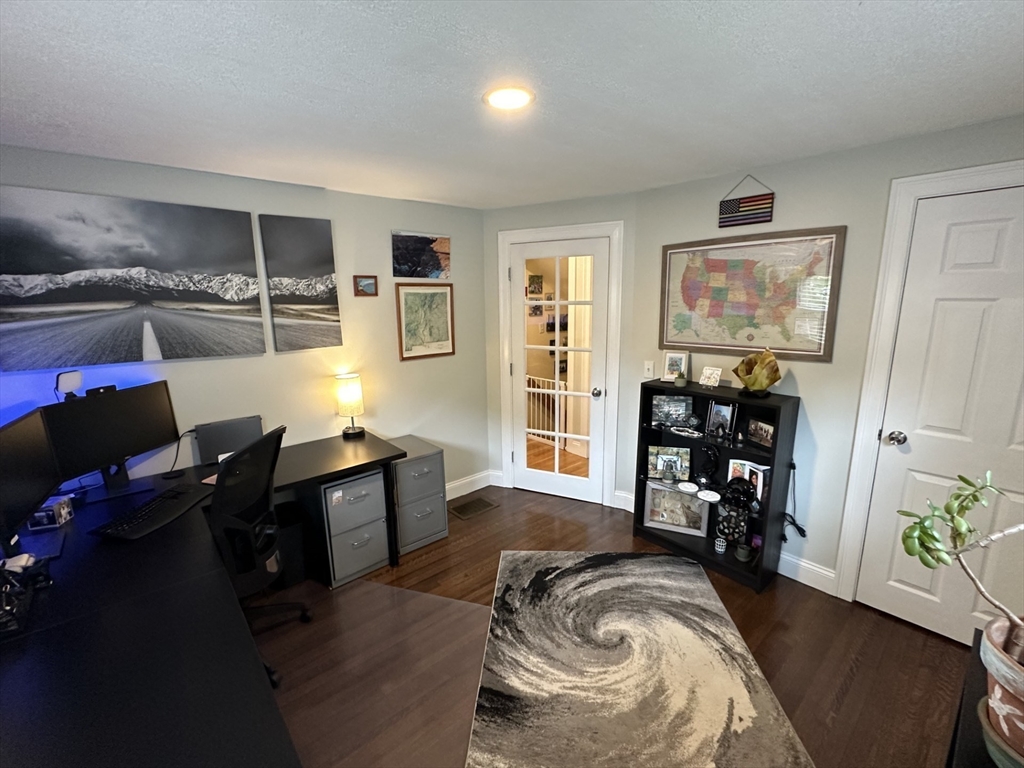 63 Elinor Road Weymouth, MA 02190 - Photo 10 of 33 Gallery Image 10