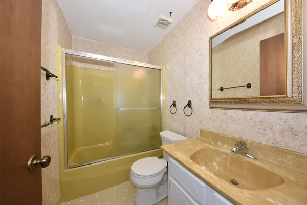 $189,900 | 11927 West Appleton Avenue, Unit 6, Milwaukee, WI 53224