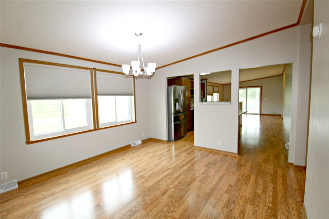 7481 Potter Road Flushing, MI 48433 - Photo 4 of 19