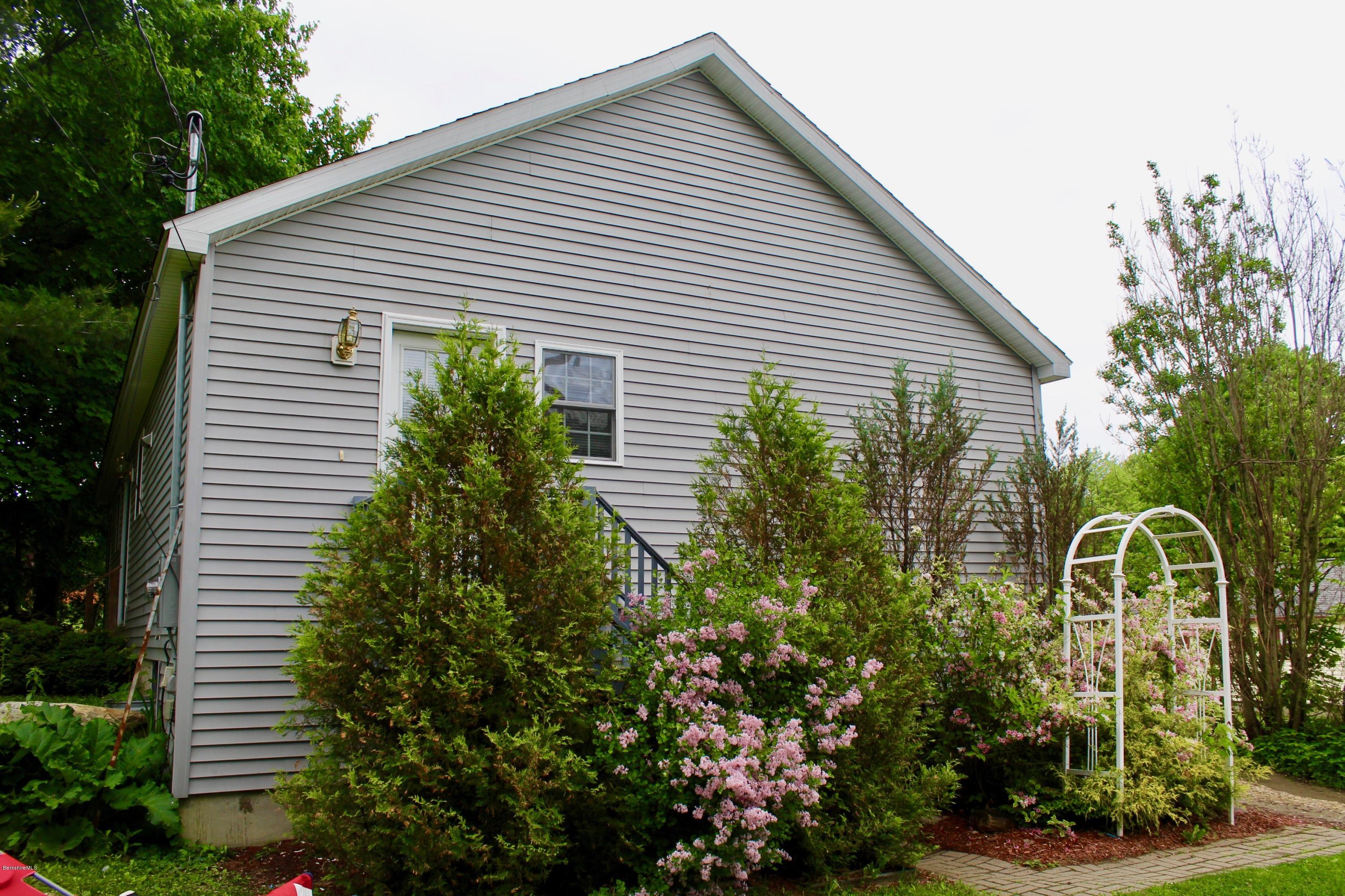14 Argyle Road Pittsfield, MA 01201 - Photo 2 of 20 IMG_4719