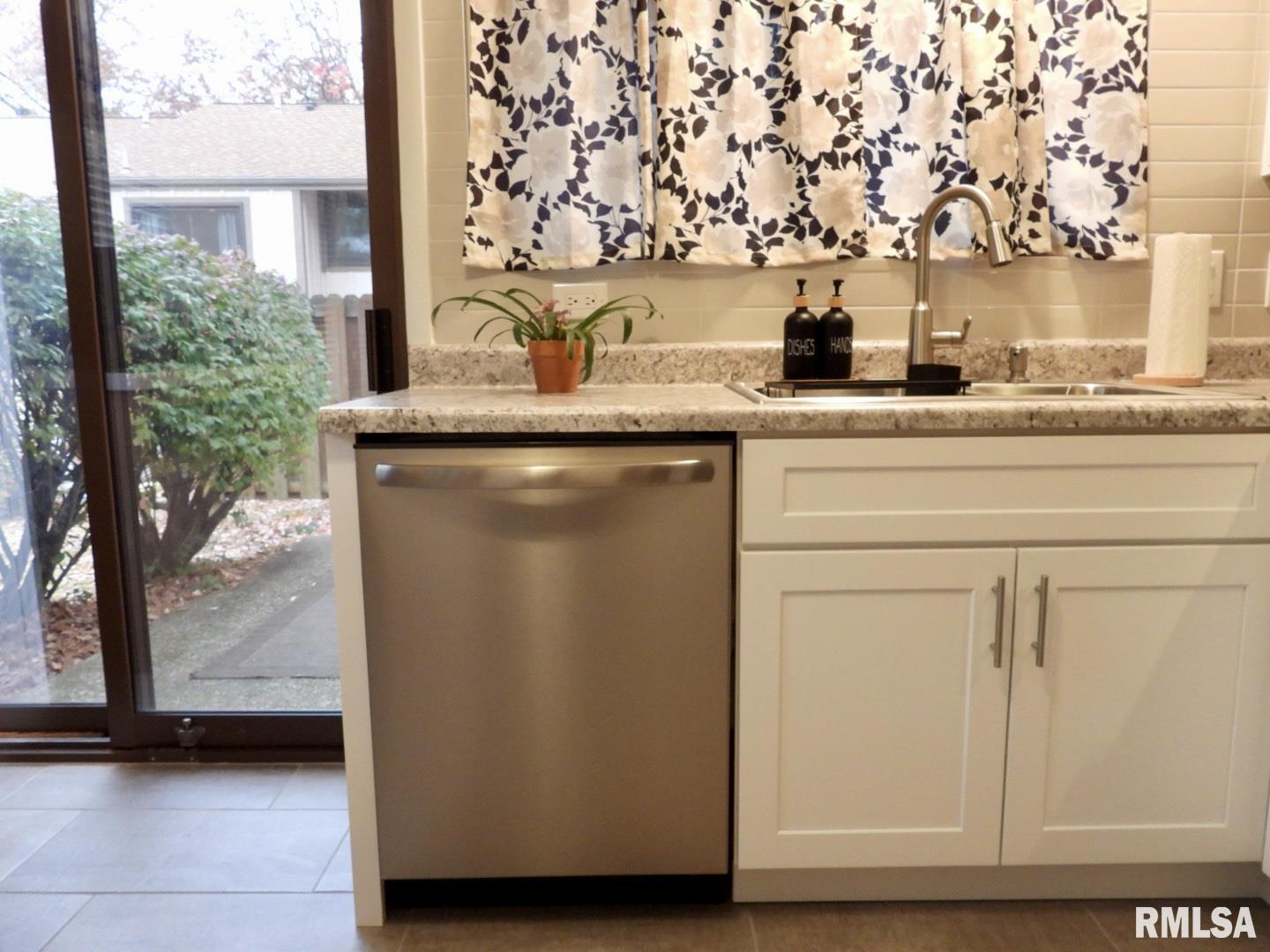17 Juniper Lane Springfield, IL 62704 - Photo 20 of 29