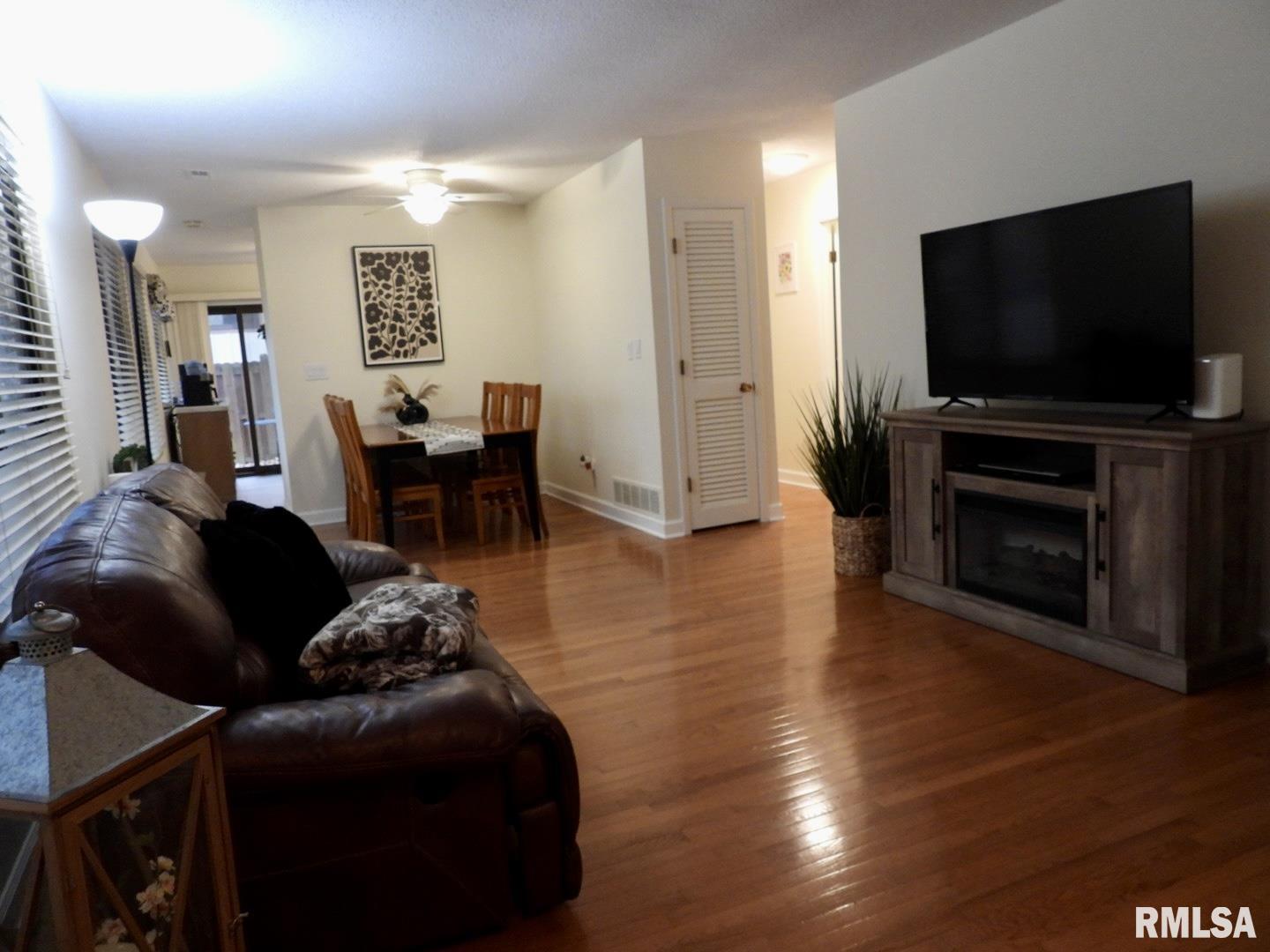 17 Juniper Lane Springfield, IL 62704 - Photo 7 of 29