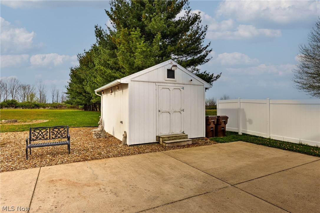 935 Paulin Road North Lima, OH 44452 - Photo 4 of 50